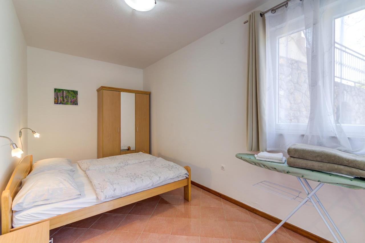 Dora Apartment セニ エクステリア 写真