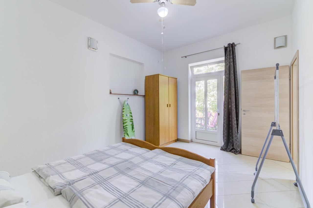 Dora Apartment セニ エクステリア 写真
